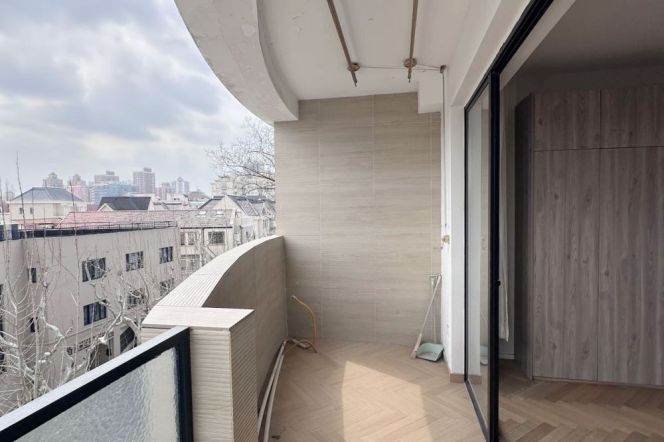 Valuable Hunan Rd/Xingguo Rd 2BR+2BA with Balcony/Floorheating 18.5K 
