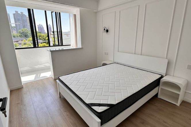 Zhongshan Park 1BR 1LR@L2/3/4,double south/big balcony/separate living room