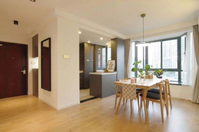 Modern 3brs with balcony and wall raditor  Nearby Jing an temple 
