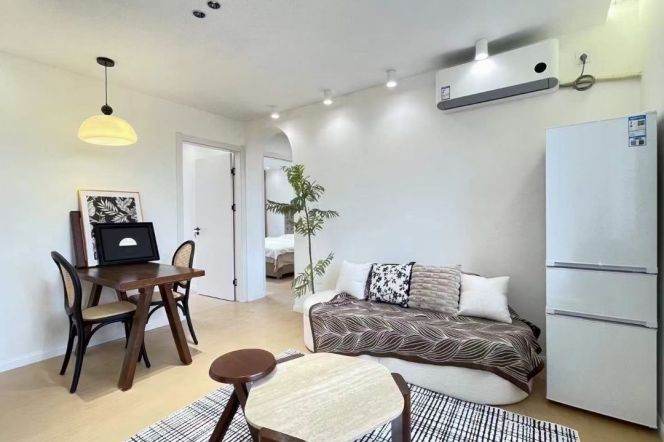 2br, hjh,Yulan rd Yinghua rd, Modern, near mall, subways, 9k