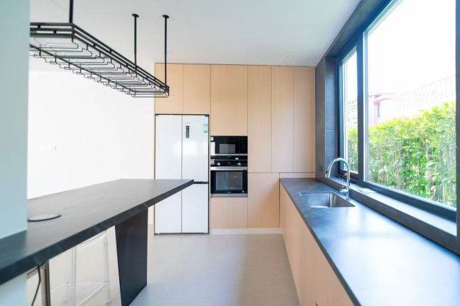 Brand new decoration 6brs with floor heating and terrace nearby German and French  School