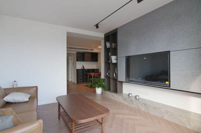 Modern 2brs with floor heating in Jing an temple area,