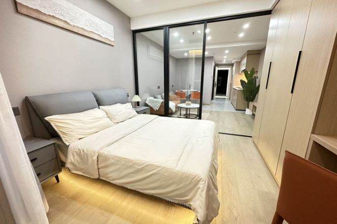 1br, subway L9 TaiErzhuang ,  elevator, clean lobby, malls, key,5.5k