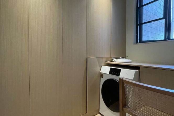 Bright&Modern&Spacious Elevator 2Bdrs 1Bath Apt+L10/11 Jiao Tong Uni.+2 Large Balconies