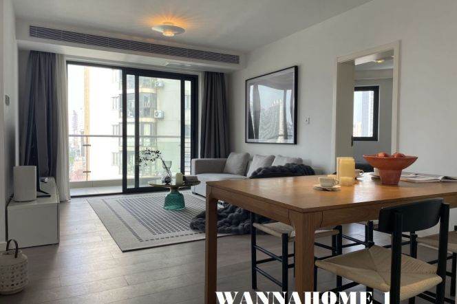 Good View+Modern&Really Bright 3Bdrs 1Bath Apt+West Nanjing Rd+Nice Balcony+Great Compound