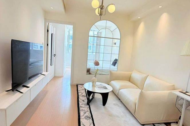 zhongshan park elevator 1BR/living room@L2/3/4