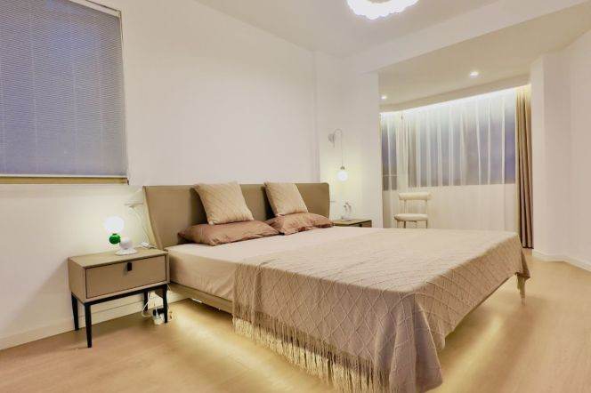 Elevator Apt close to Plaza 66