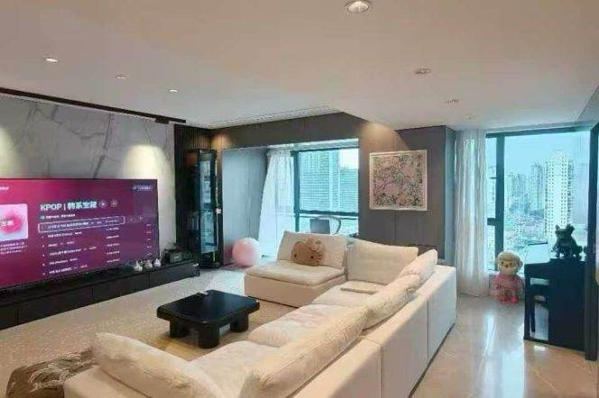 modern new 2brs floor heating modern furniture in best compound Xintiandi 