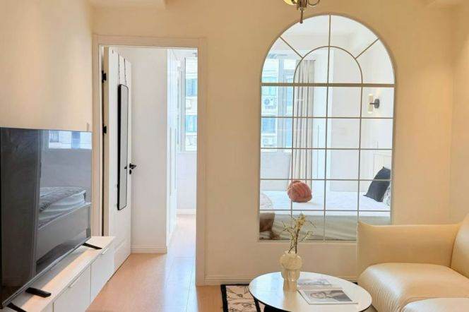 zhongshan park elevator 1BR/living room@L2/3/4