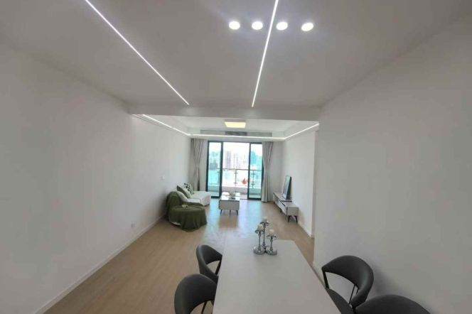 hongqiao rd elevator 2BR/Big living room/high floor@L3/4/10