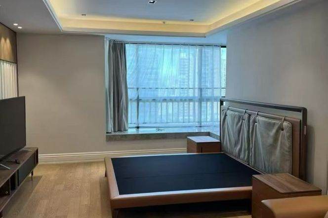 Modern douplex 4brs with floor heating and terrace nearby west nan jing road