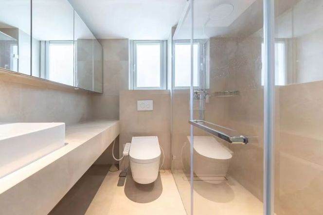 Modern 2brs with floor heating in Gubei 