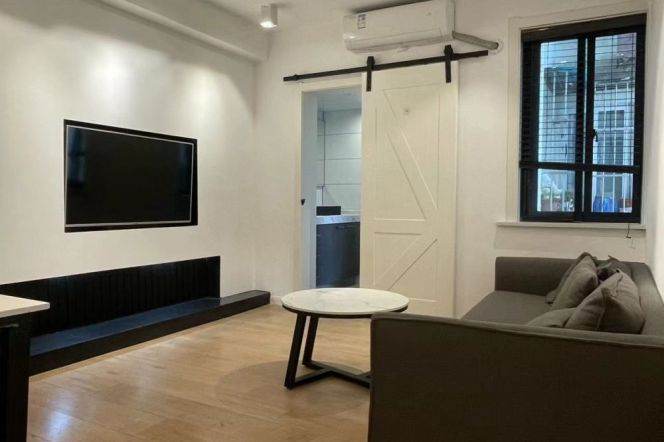 Bright&Modern&Spacious Elevator 2Bdrs 1Bath Apt+Large Closets/L7 Chang Ping Rd