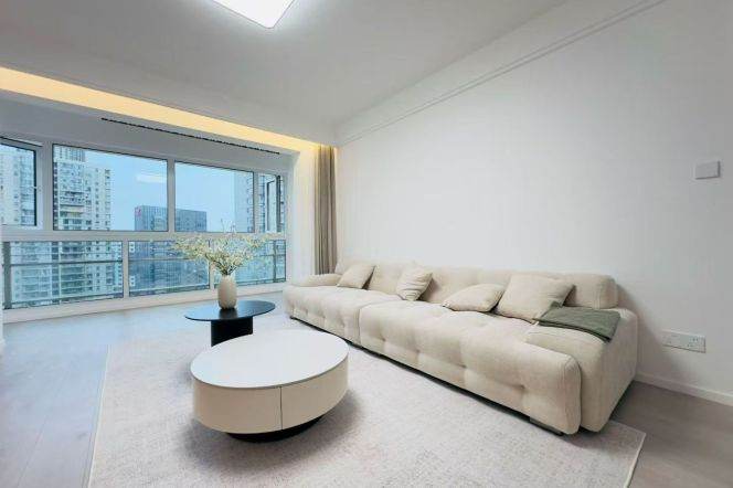 Modern 4brs with floor heating and river view belong to Lujiazui 