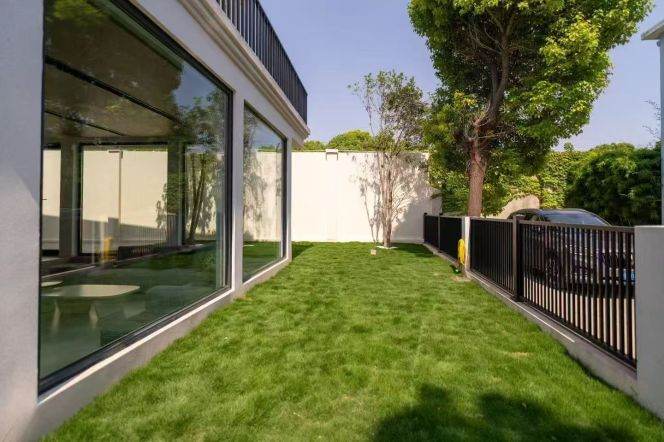 Brand new decoration 6brs with floor heating and terrace nearby German and French  School