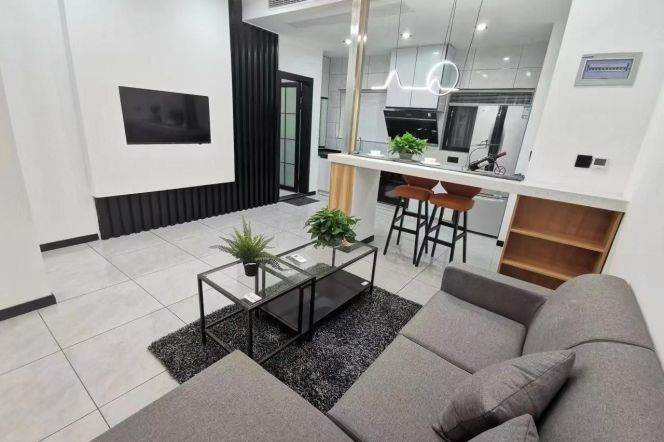 changping rd elevator 1BR/big living room@L7