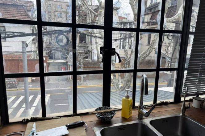 1 br near L2/L7/L14 jing'an temple station+floor heating+balcony