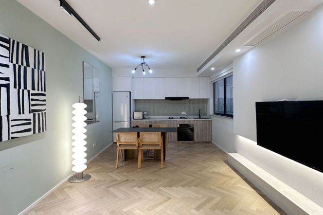 Valuable Hunan Rd/Xingguo Rd 2BR+2BA with Balcony/Floorheating 18.5K 