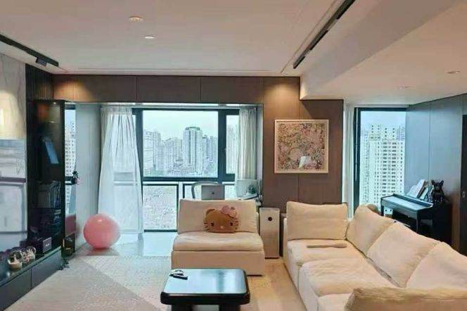 modern new 2brs floor heating modern furniture in best compound Xintiandi 