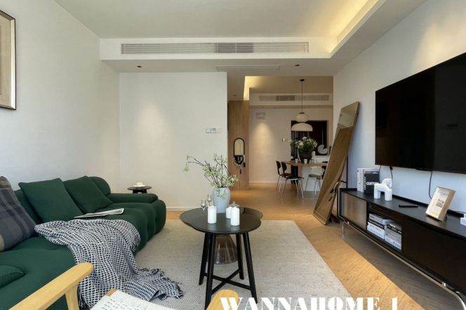 Modern&Spacious 2Brs 1Bath Apt+French Windows+Large Balcony+L3/4 West Yan An Rd Metro