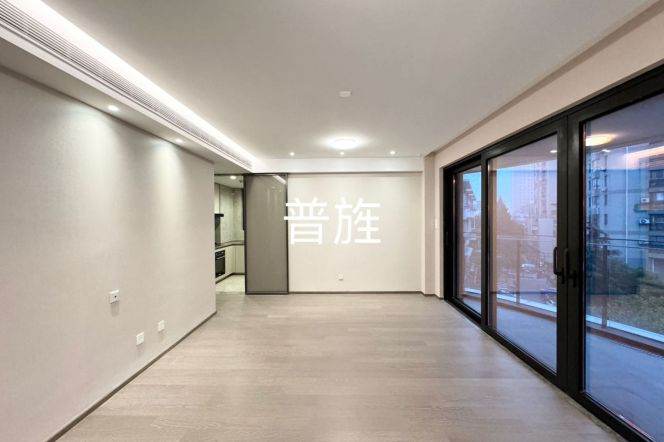 2 Brs, 2 Baths, Open Balcony/Floor heating/Gym/Swimming pool, 120 sqm @ Tangqiao metro L4
