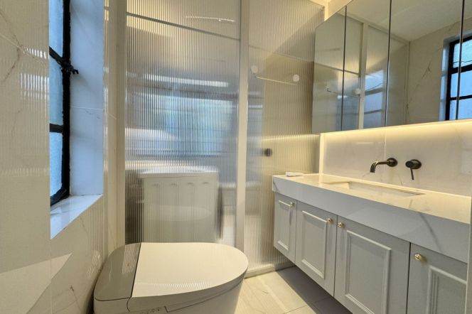 1Terrace, 2Br 2Ba 100Sqm, West nanjing rd., L2/12/13
