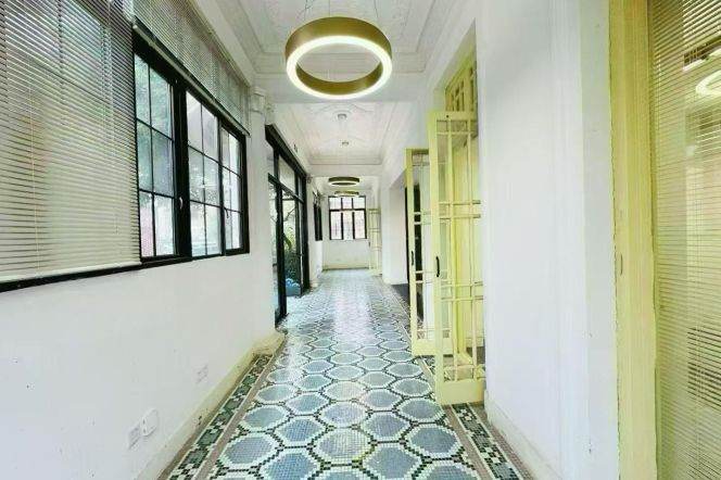 Creative Park High ceiling office nr JiangSu RD M2/11