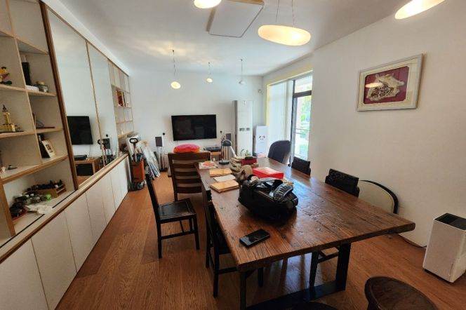 2Bedrooms 1bath Apt/Line 9/13 Madang Rd/Xintiandi/open balcony/elevator