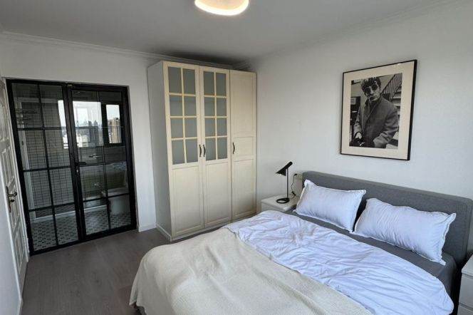 2Bdrs 2Baths /Spacious&Bright /Line1/14 South Huangpi Rd/Elevator/Nice view