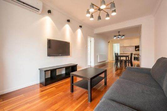 2 Brs, 2 Baths, Open Balcony/Wall heating/Oven, 120 sqm @ South Shaaxi metro L1,12&10