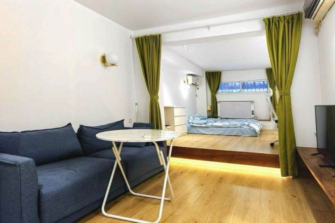 Lovely and cozy one bedroom near Xujiahui station 