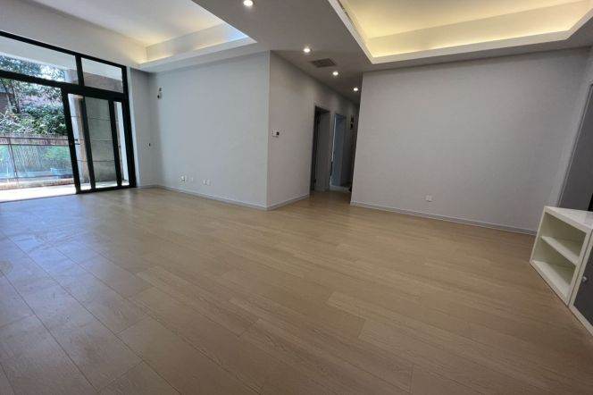 3+1 Bed with 30㎡ Private Garden |line 2  10 Mins to Metro