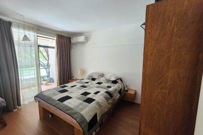 2Bedrooms 1bath Apt/Line 9/13 Madang Rd/Xintiandi/open balcony/elevator