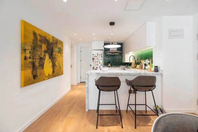 Stylish 2br with Balcony nr Zhaojiabang rd Line 7/9/12