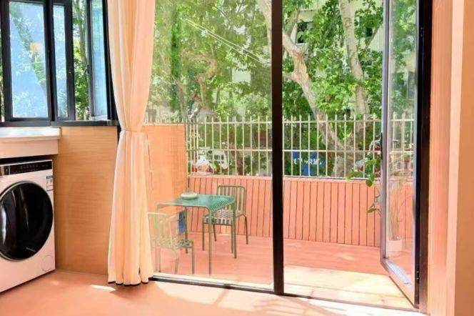 1 Br with Private Terrace, 80 sqm, Xinhua/Xianghuaqiao rd @ Jiaotong uni L10&11