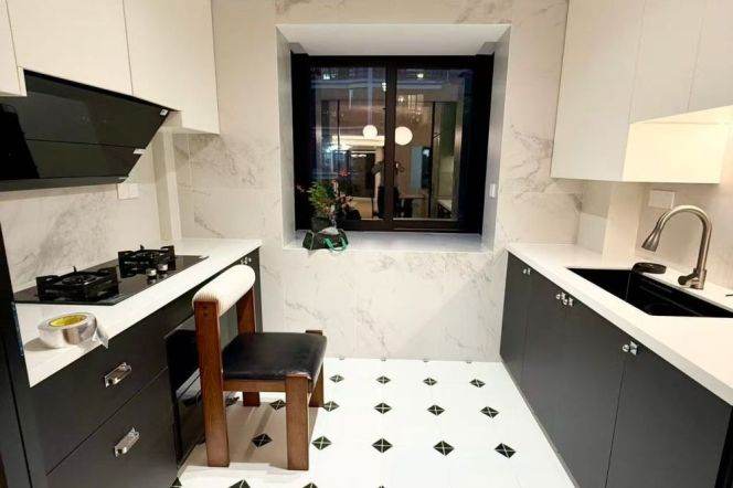 Brand new 3brs/141sqm & heating/elevator @Longyang Rd & Line 2/7