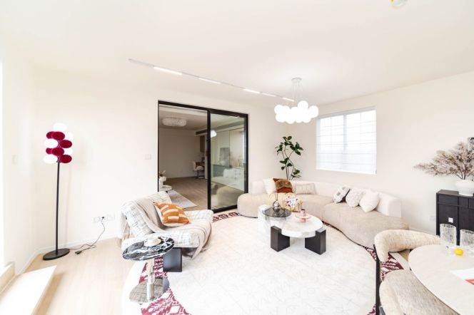 Suzhou creek, 2Br 1Big Terrace 168Sqm, Jiang su rd., L2/11/13