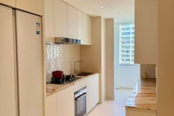 Modern 3brs with floor heating and balcony Nearby Jing an temple 