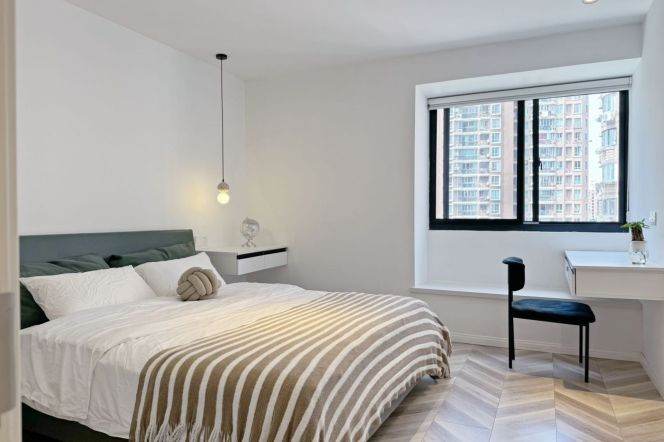 Yanping/Wuding rd., 3Br 2Ba 1Big Closet 138Sqm, L14