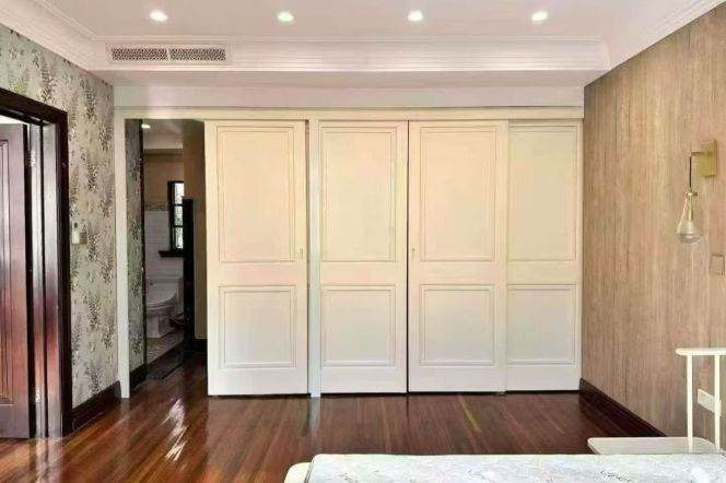 Tasteful 2BR 2BA Heritage Apt next to Jiaotong University Station