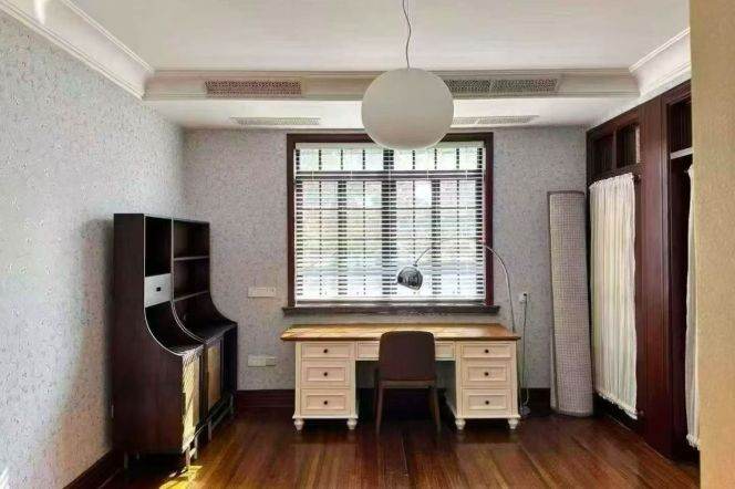 Tasteful 2BR 2BA Heritage Apt next to Jiaotong University Station
