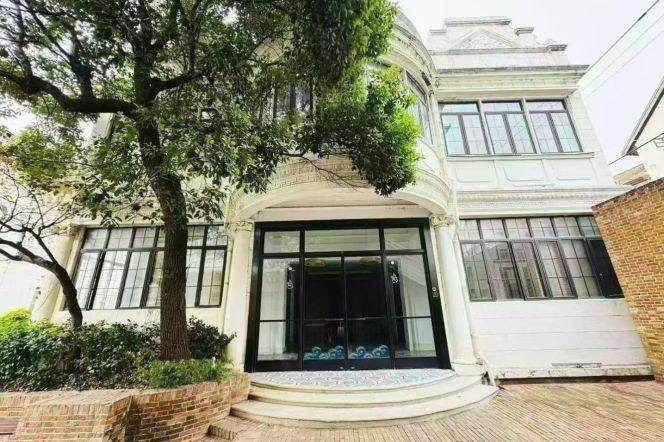 Creative Park High ceiling office nr JiangSu RD M2/11