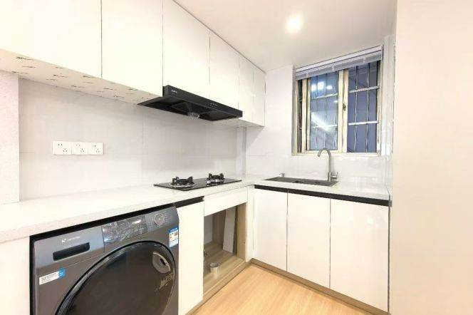 Renovated 1br near Caoyang Rd