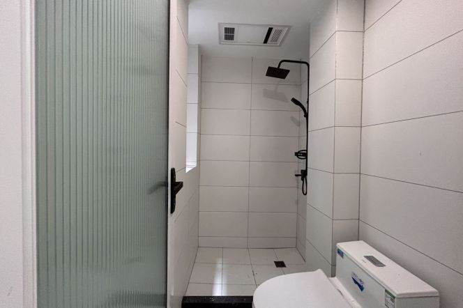 Spacious 1Br | Hanzhong rd & Changping rd metro L7 | Suzhou Creek | All south