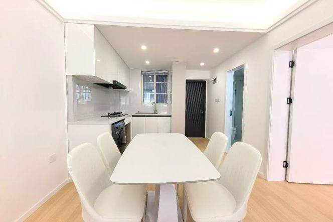 Renovated 1br near Caoyang Rd