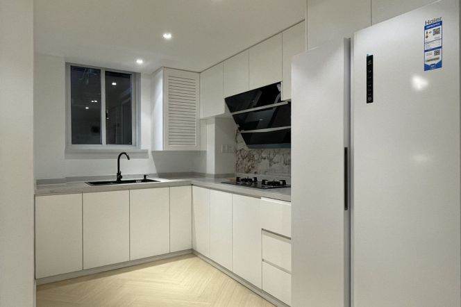 3BR 2BTH w/ Floor heating nr Jing'An Temple M2/7/14