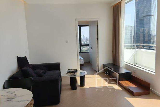 Open balcony one bedroom Apt+Floor heating+central AC+Oven 2mins to Jing'an Temple