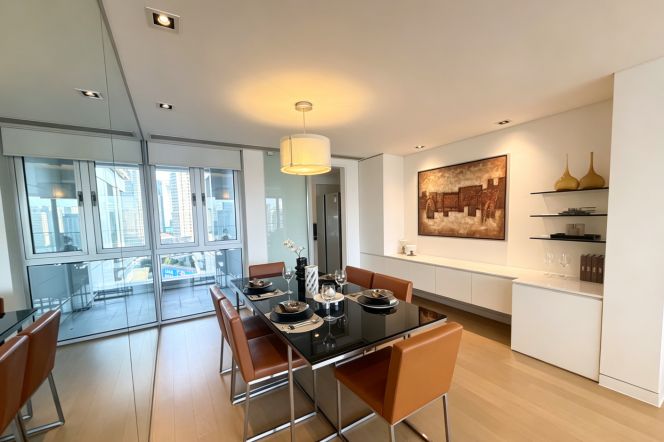 Bund Amazing River view big and cozy living room 2+1br  plus big balcony 