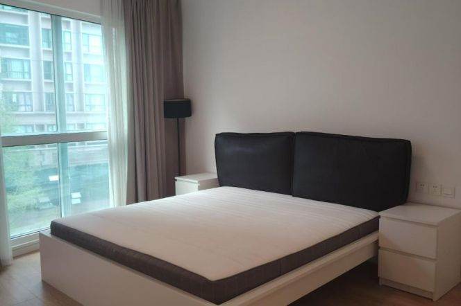 Spacious 2br 2baths with floor heating nr Jing'an Temple Line 2/7/11
