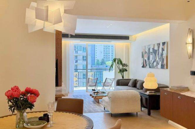 Modern 3brs with floor heating and balcony Nearby Jing an temple 